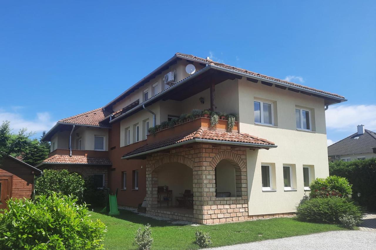 Mediterrania Apartment Keszthely Exteriör bild