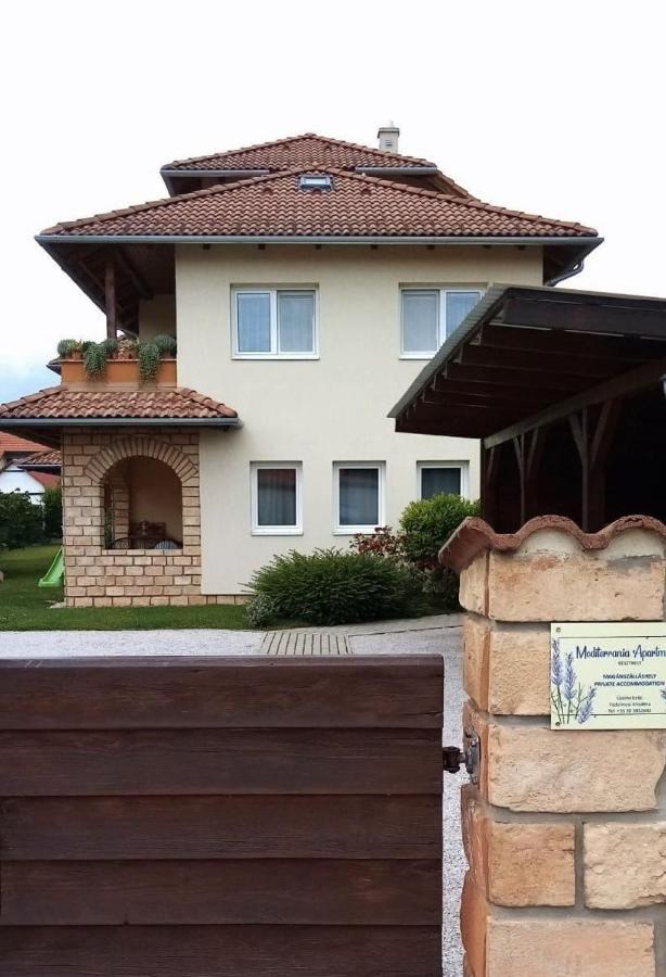 Mediterrania Apartment Keszthely Exteriör bild