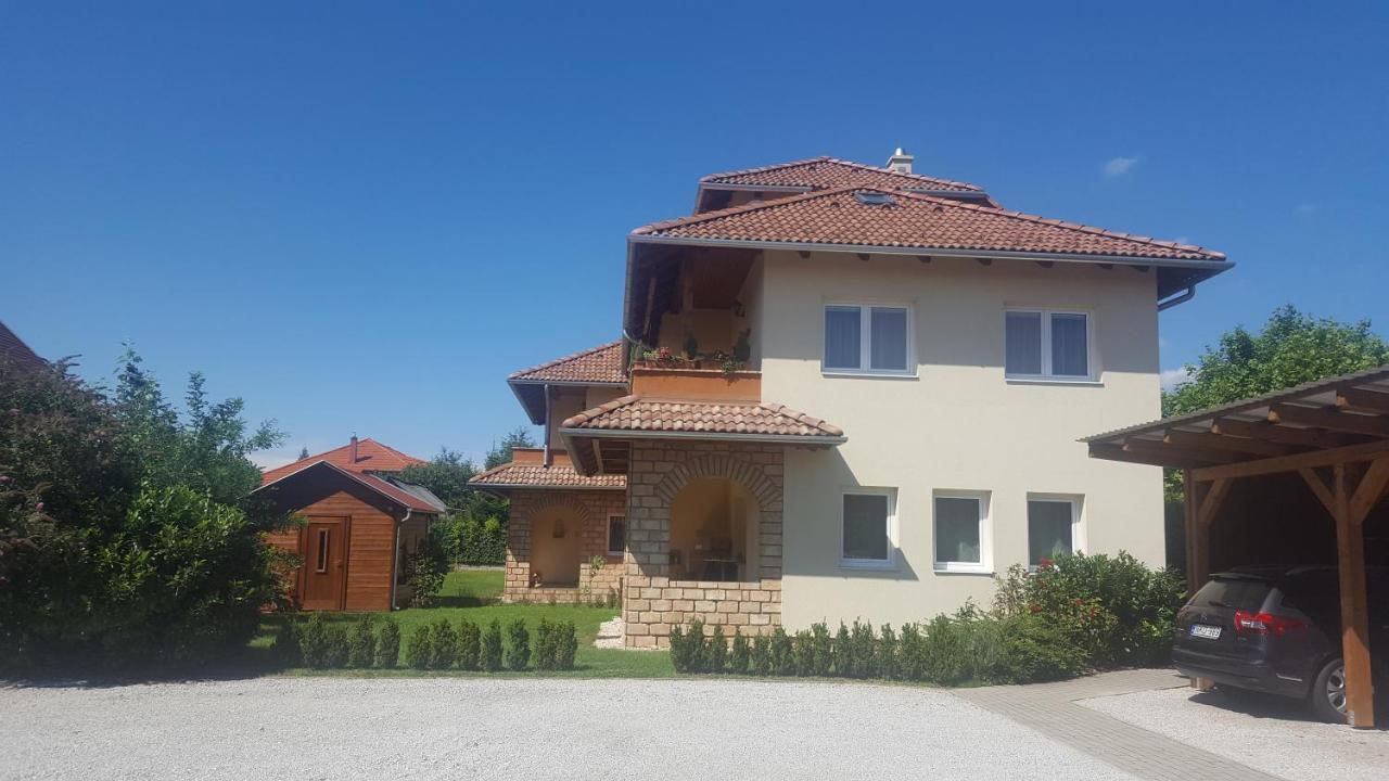 Mediterrania Apartment Keszthely Exteriör bild